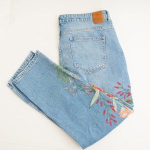ZARA Basic Denim Floral Embroidered Cropped Jeans